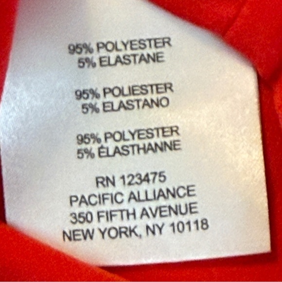 ❤️‍🔥Ellen Tracy Red Blouse with Ring Accent - Picture 3 of 7